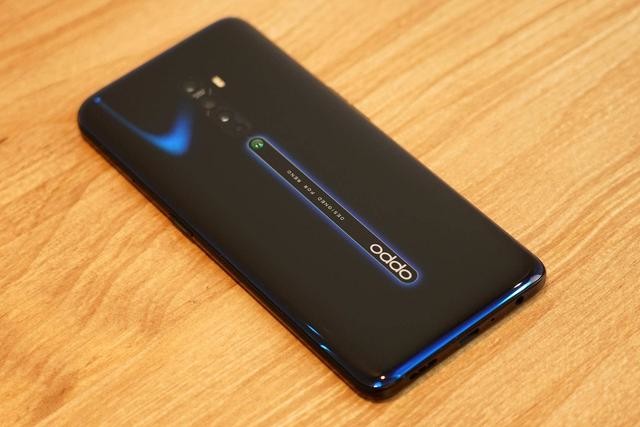 oppo reno2上市,第一时间前往实体店体验!