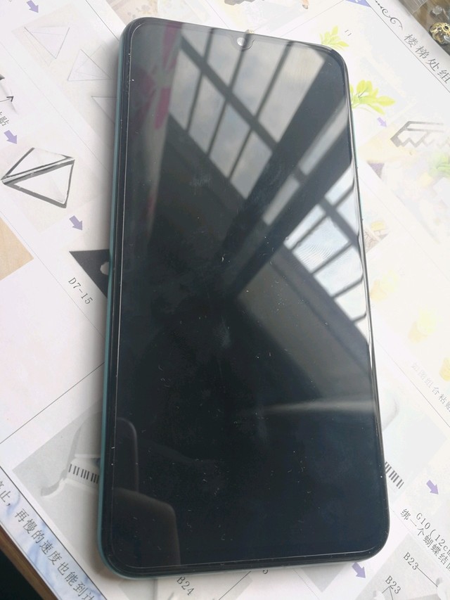 华为nova5真实摔碎图片,华为nova5屏幕碎了图片 华为nova5pro 森林色四字弟弟 同款超好看