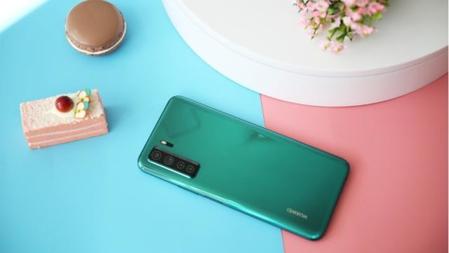 华为nova7se图片颜色,华为nova7se图片 颜值 科学设计,华为nova7se打出流畅5g主义