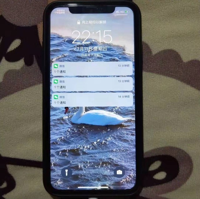 白色iphonexr 还是那么舒服