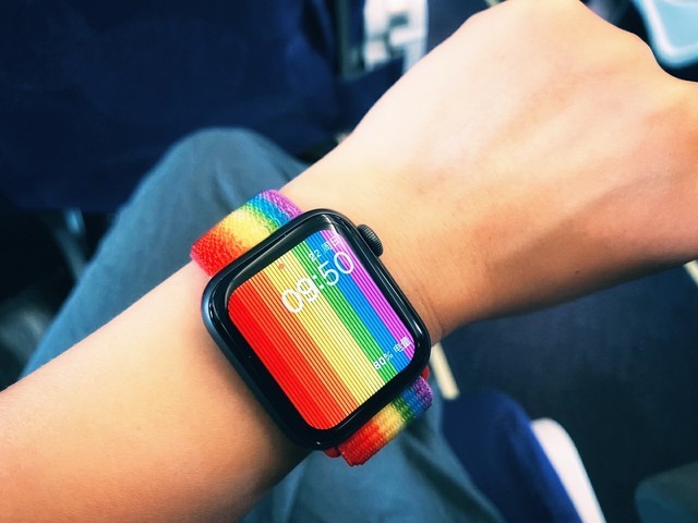 是我的小确幸呀!iwatch5喜提彩虹款