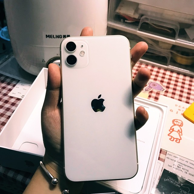 iphone 11白色!我感觉比所有色都好看-中关村在线头条