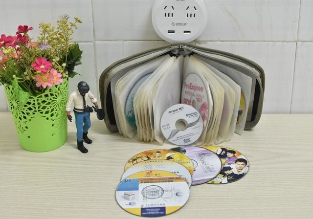 电脑没有光驱,珍藏的碟片怎么看?奥睿科移动光驱体验