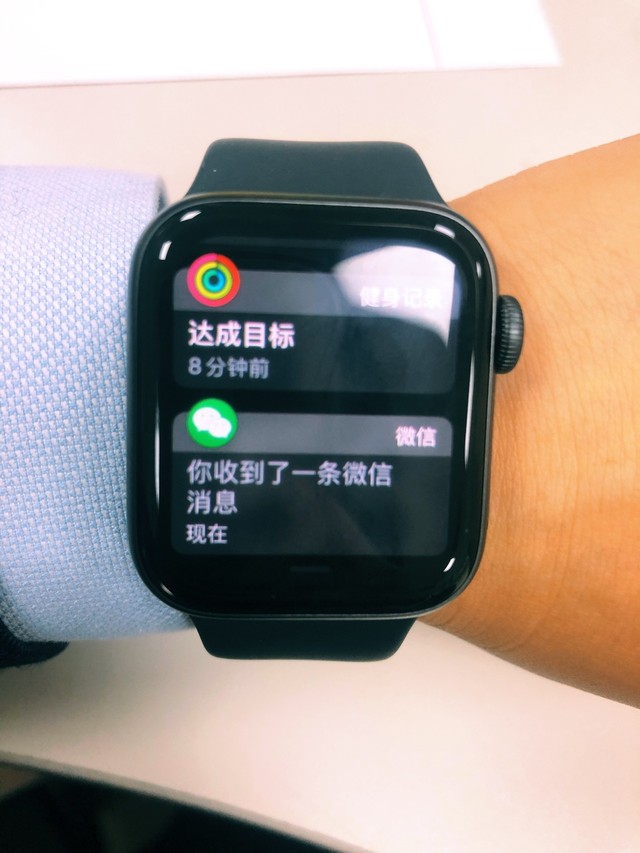 一言不合就买表!苹果5代iwatch