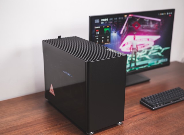 怪兽级桌面itx主机乔家一物i100pro装机