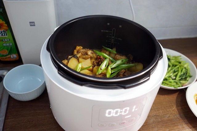 小米智能电压力锅轻松烹饪一顿饭,不用换锅太省心了
