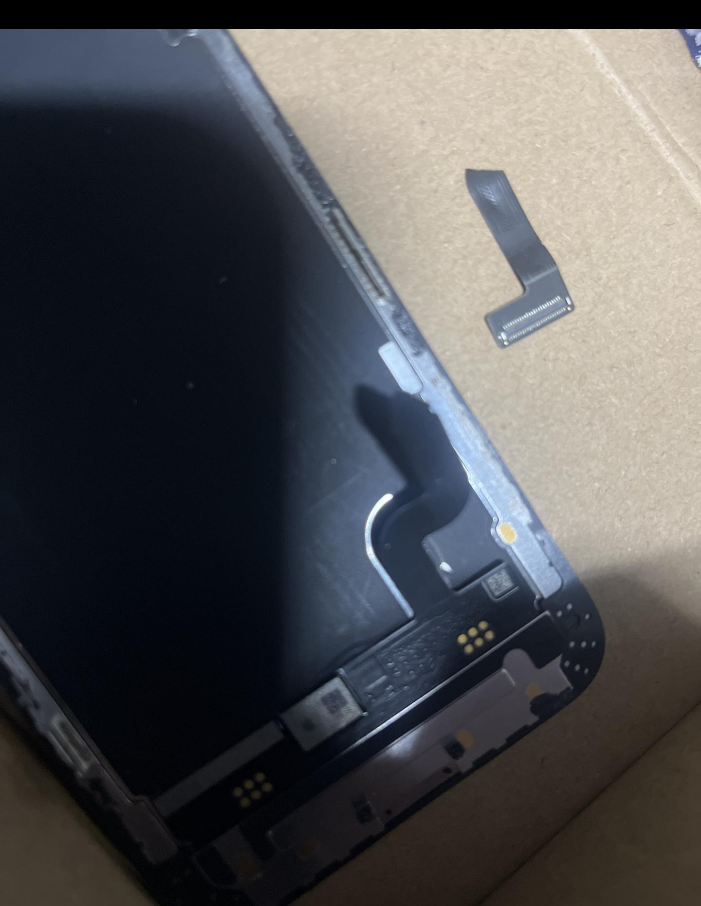 12mini屏幕排线断裂维修方法