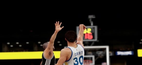 《NBA 2K16》跳步上篮按键技巧详解，如何精确操作？