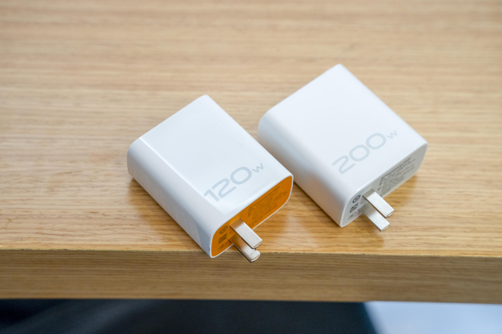 地表最强充电体验iqoo10pro搭载200w超快闪充