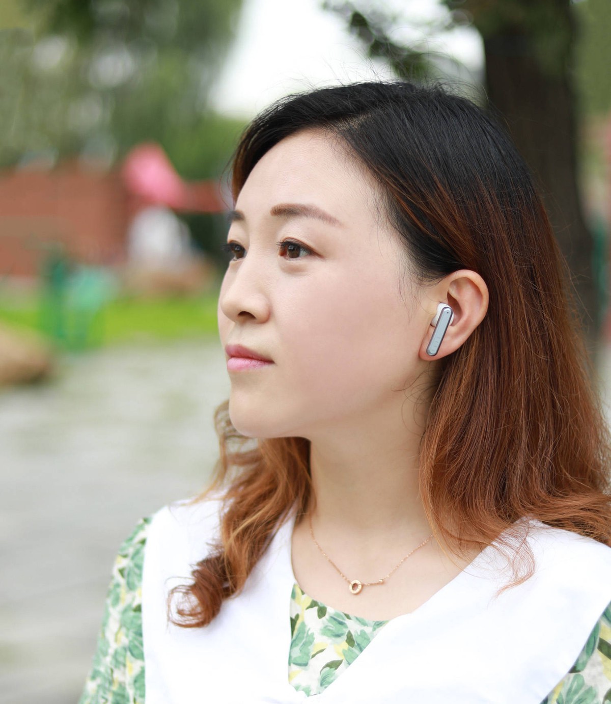 适合女生的真无线蓝牙耳机fiilkey粉饼耳机好看简单便宜