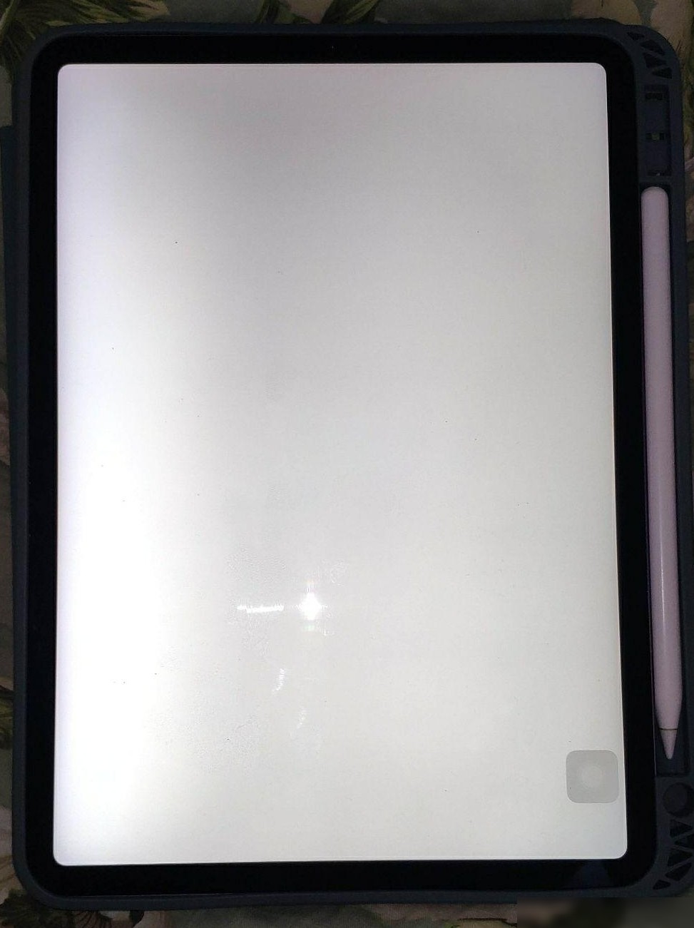 iPad Pro屏幕泛白原因