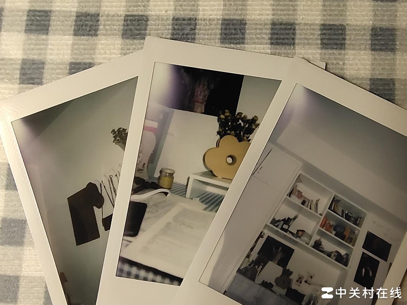 拍立得照片发白原因