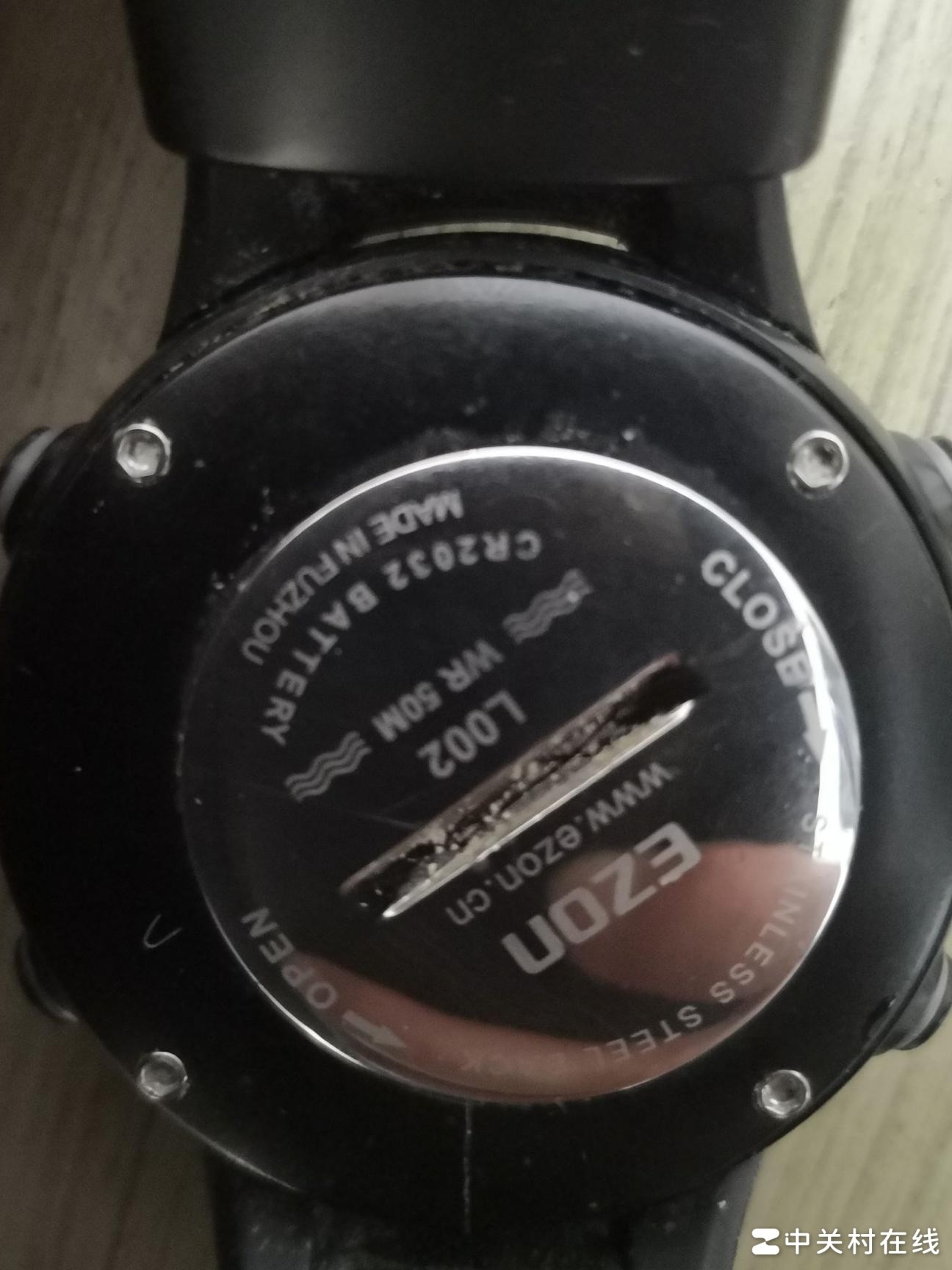 宜准电子表换电池教程