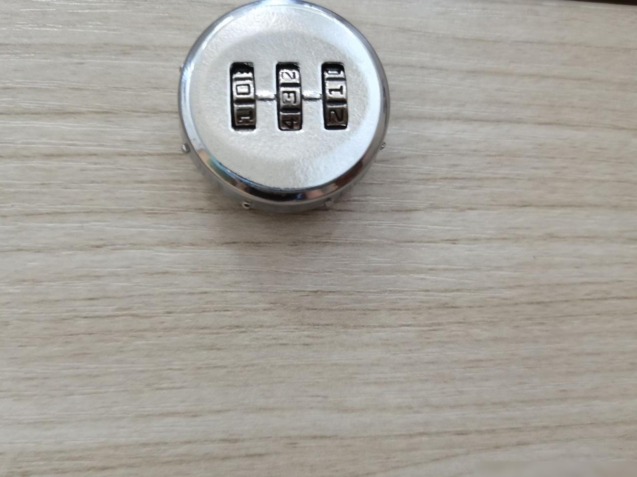 金属密码锁开启方法