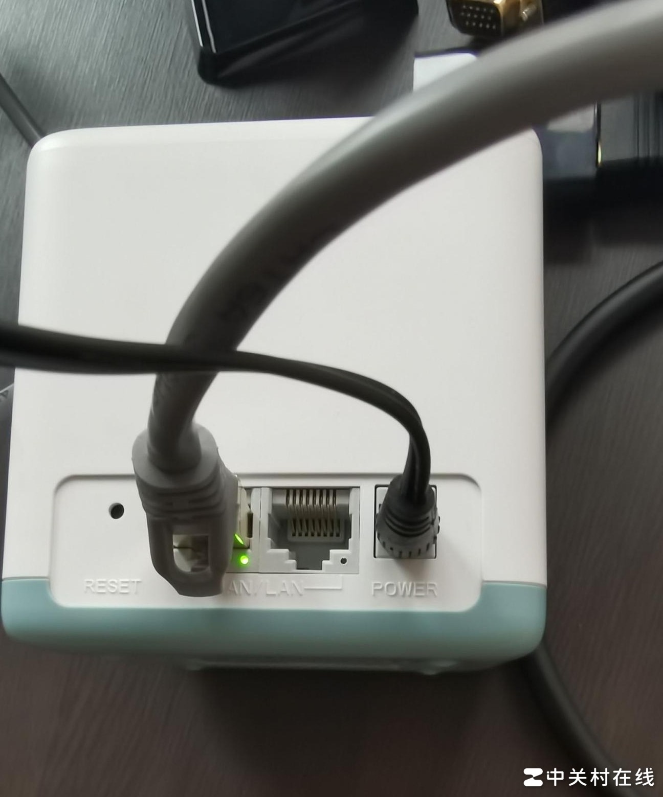 网线接WAN口，LAN口连电脑