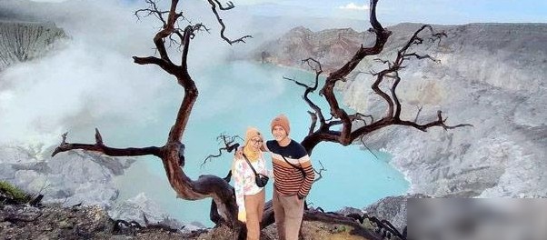 女游客火山口拍照坠亡