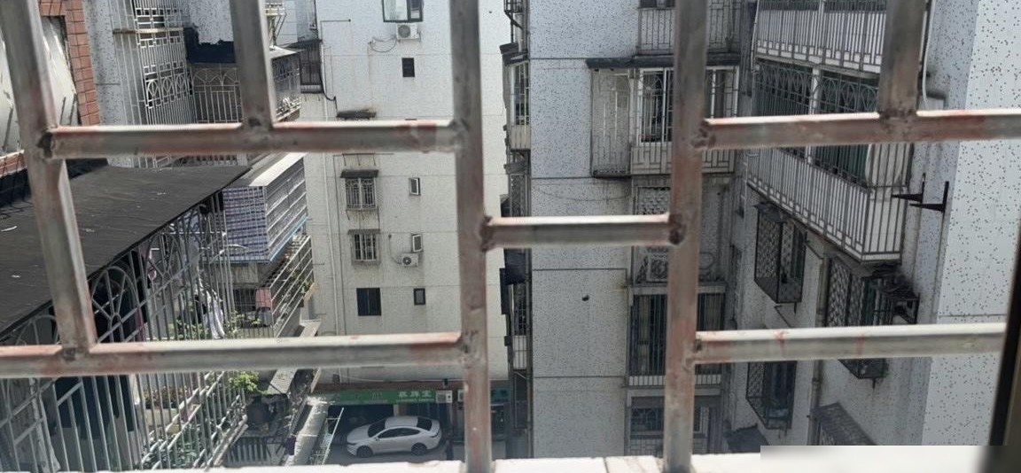 防盗栏锈蚀处刷什么漆