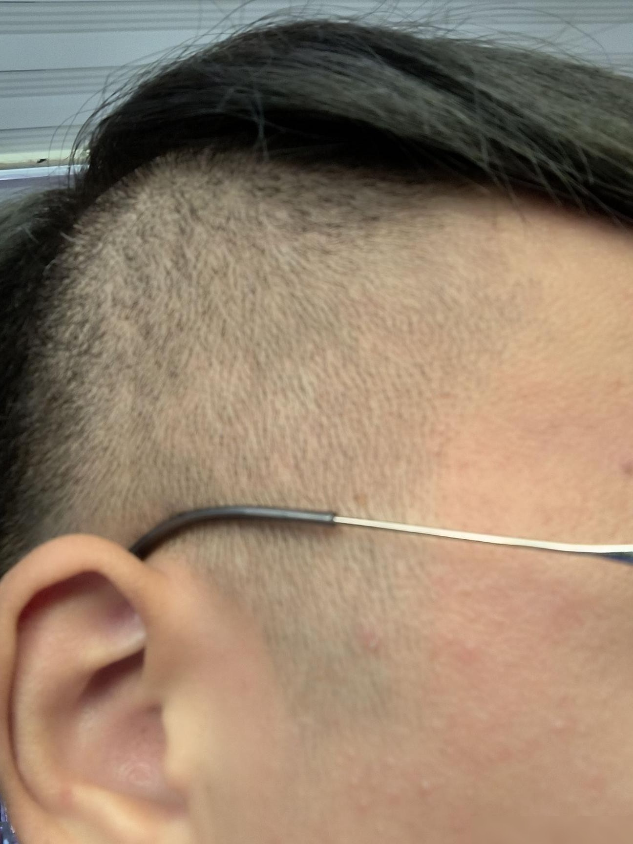 镜腿147mm是否偏短？
