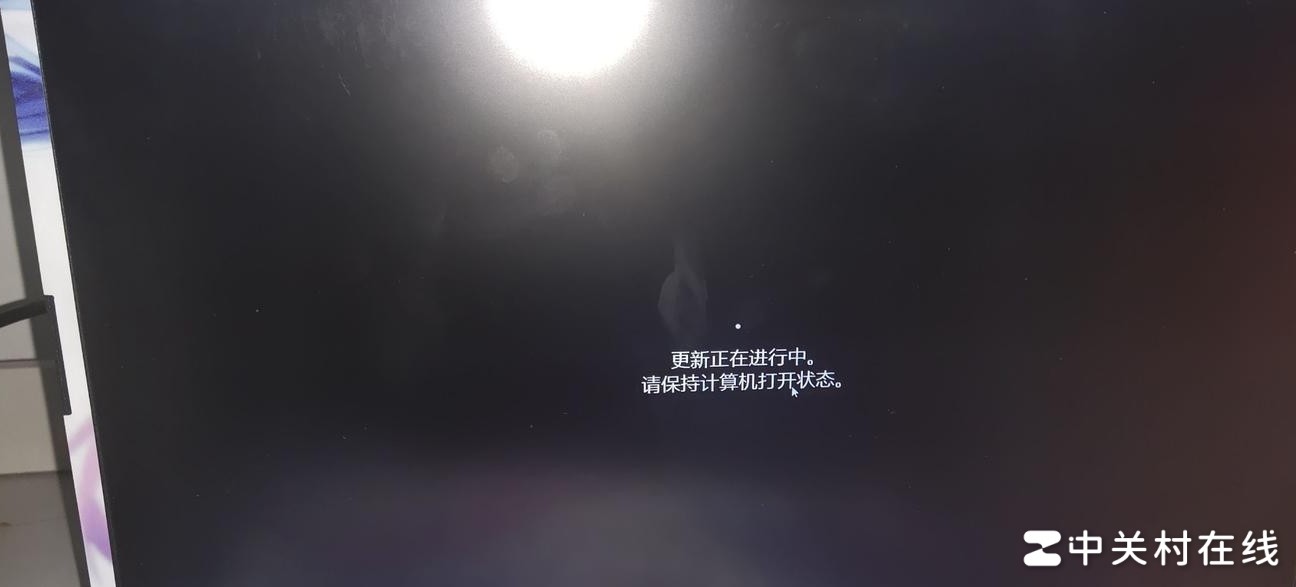 电脑卡在更新中怎么办