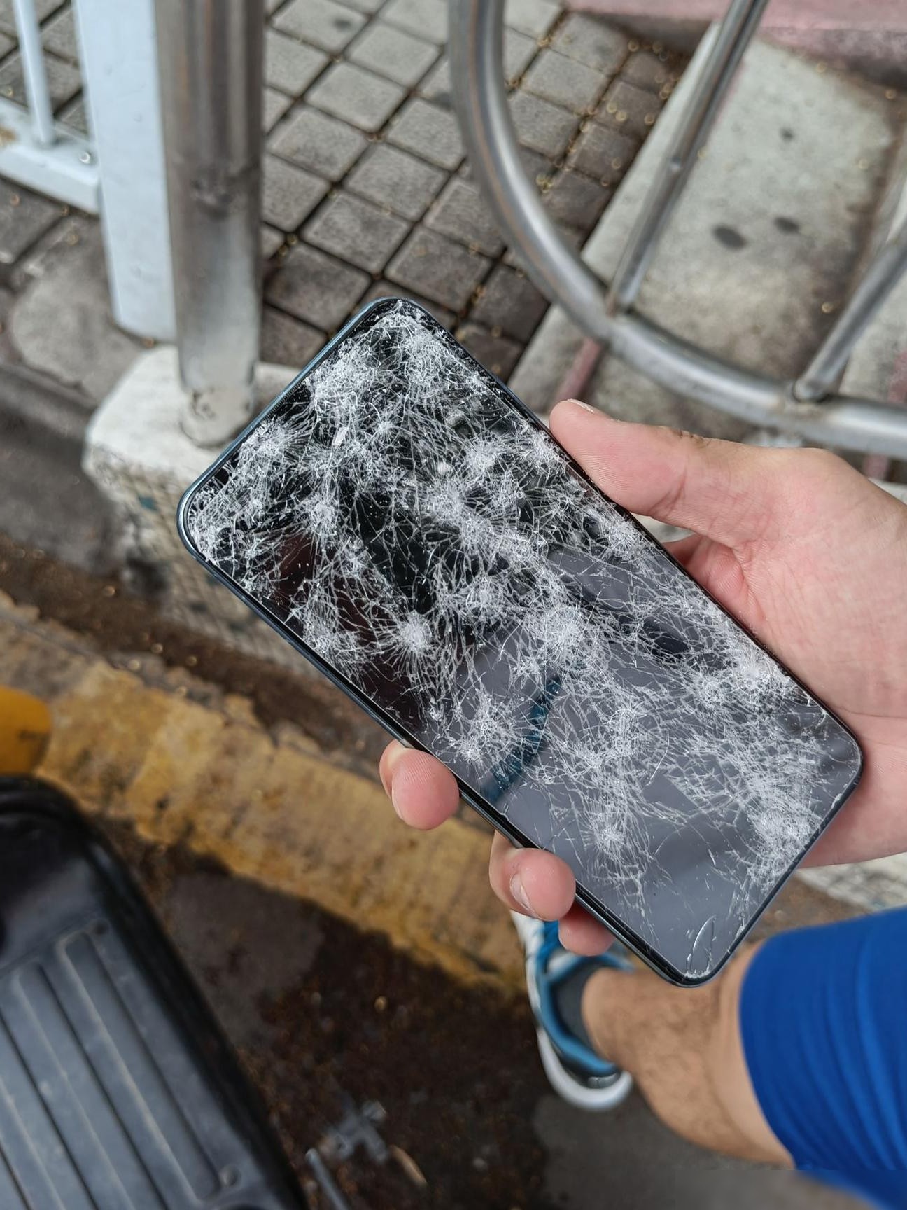 手机屏幕碎成渣还能修吗