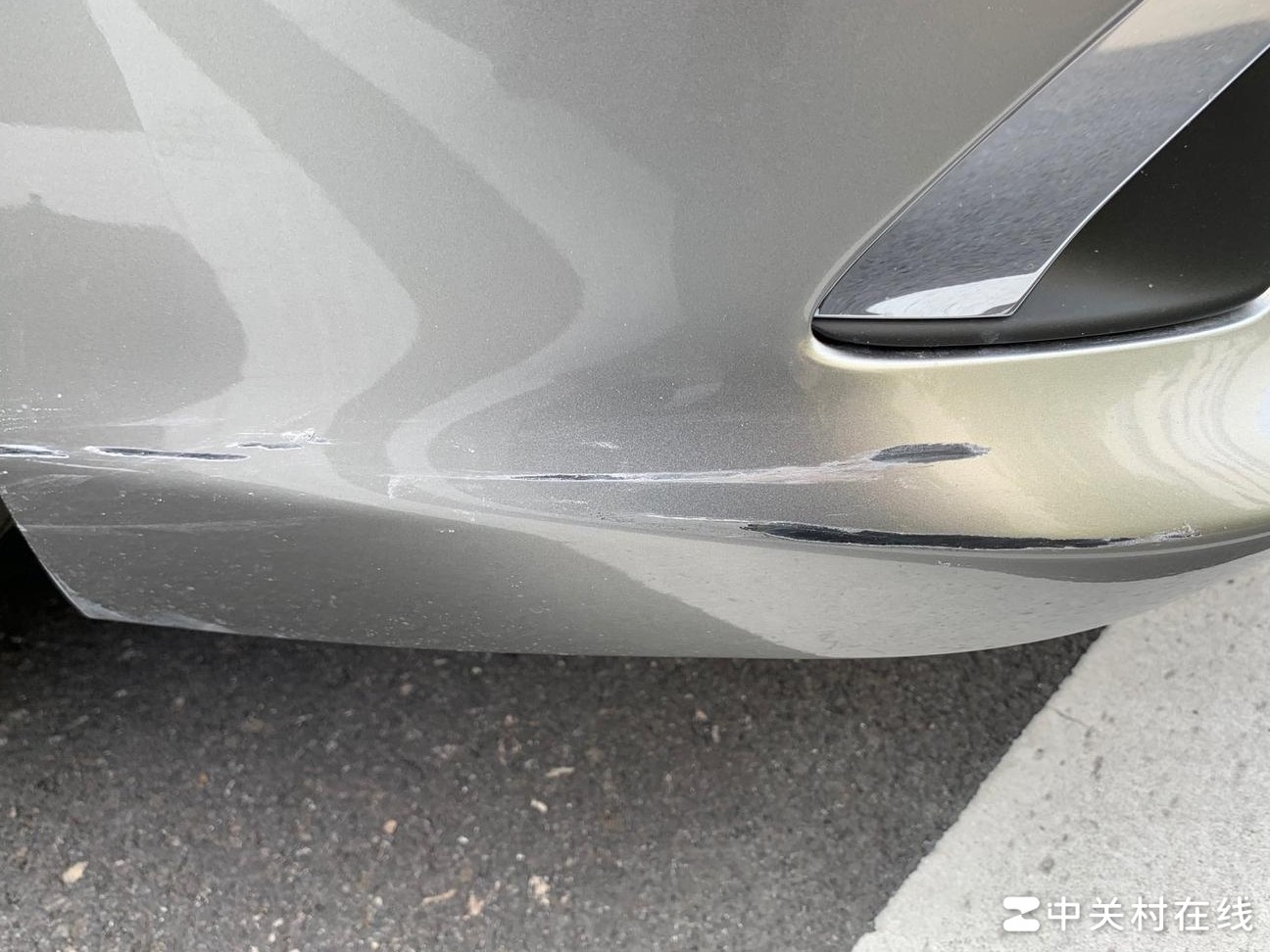 雷克萨斯ES200剐蹭补漆建议