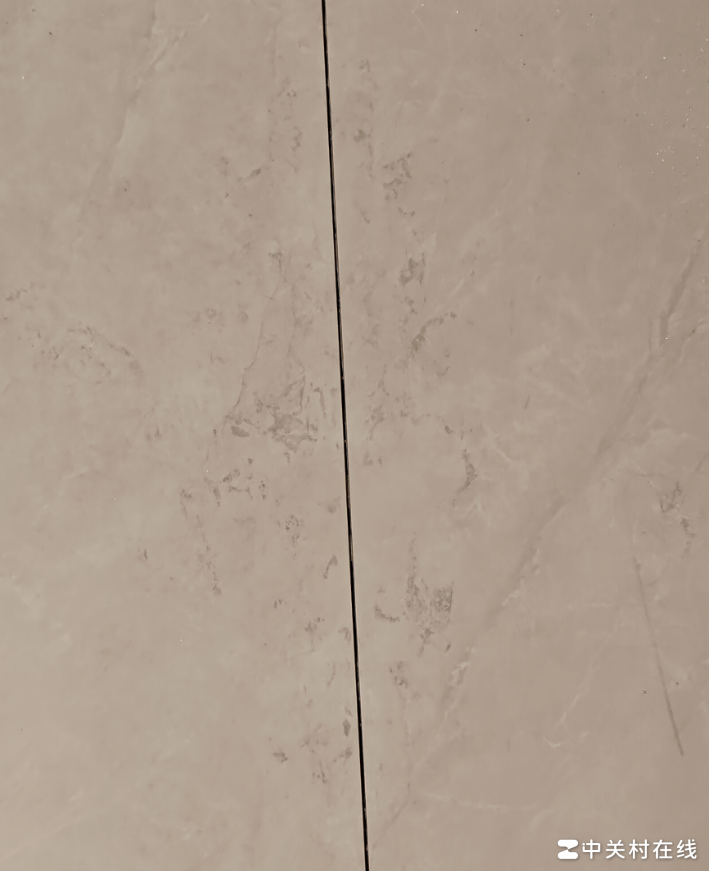 地砖易沾脏且难清洁？