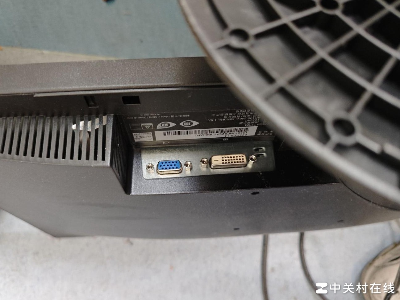 电脑主机与显示器接口线