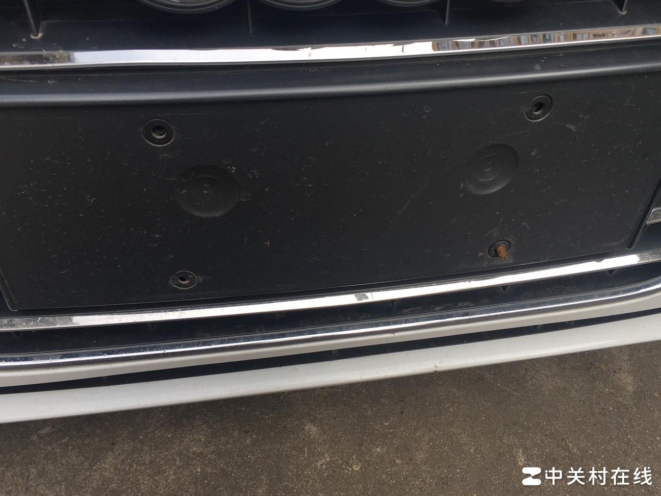 车牌螺丝锈死怎么办