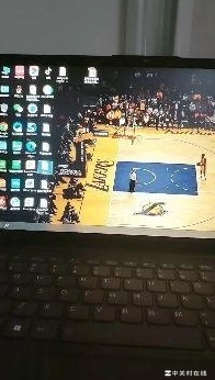 电脑开机图标变白无法使用