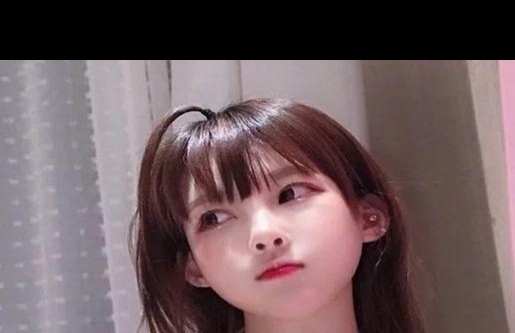 图片中的女人是谁？