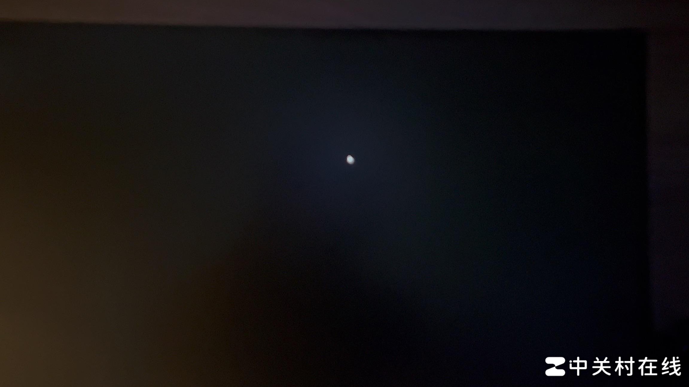 Sony M9黑屏光晕正常吗