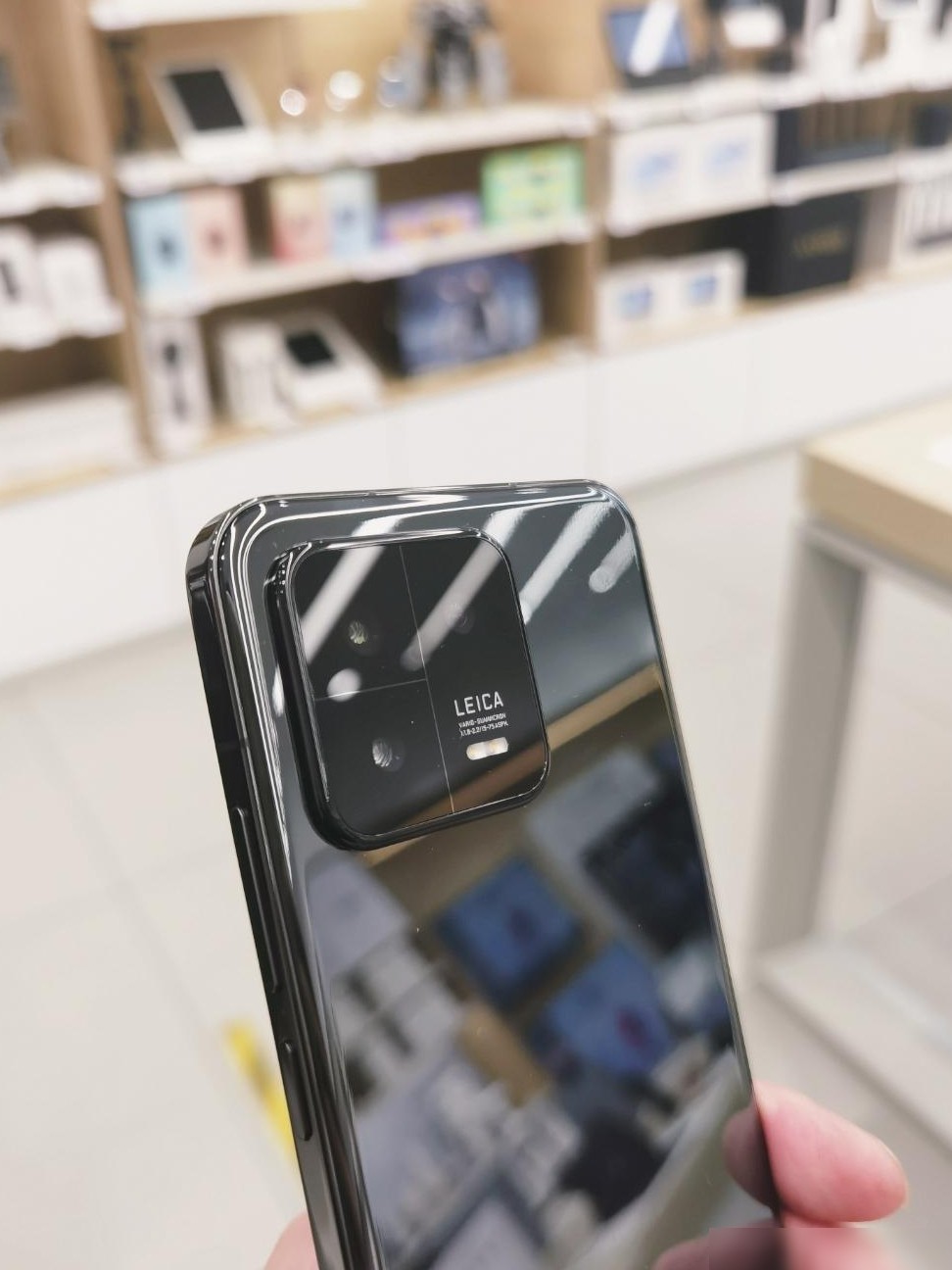 小米13值不值得买？