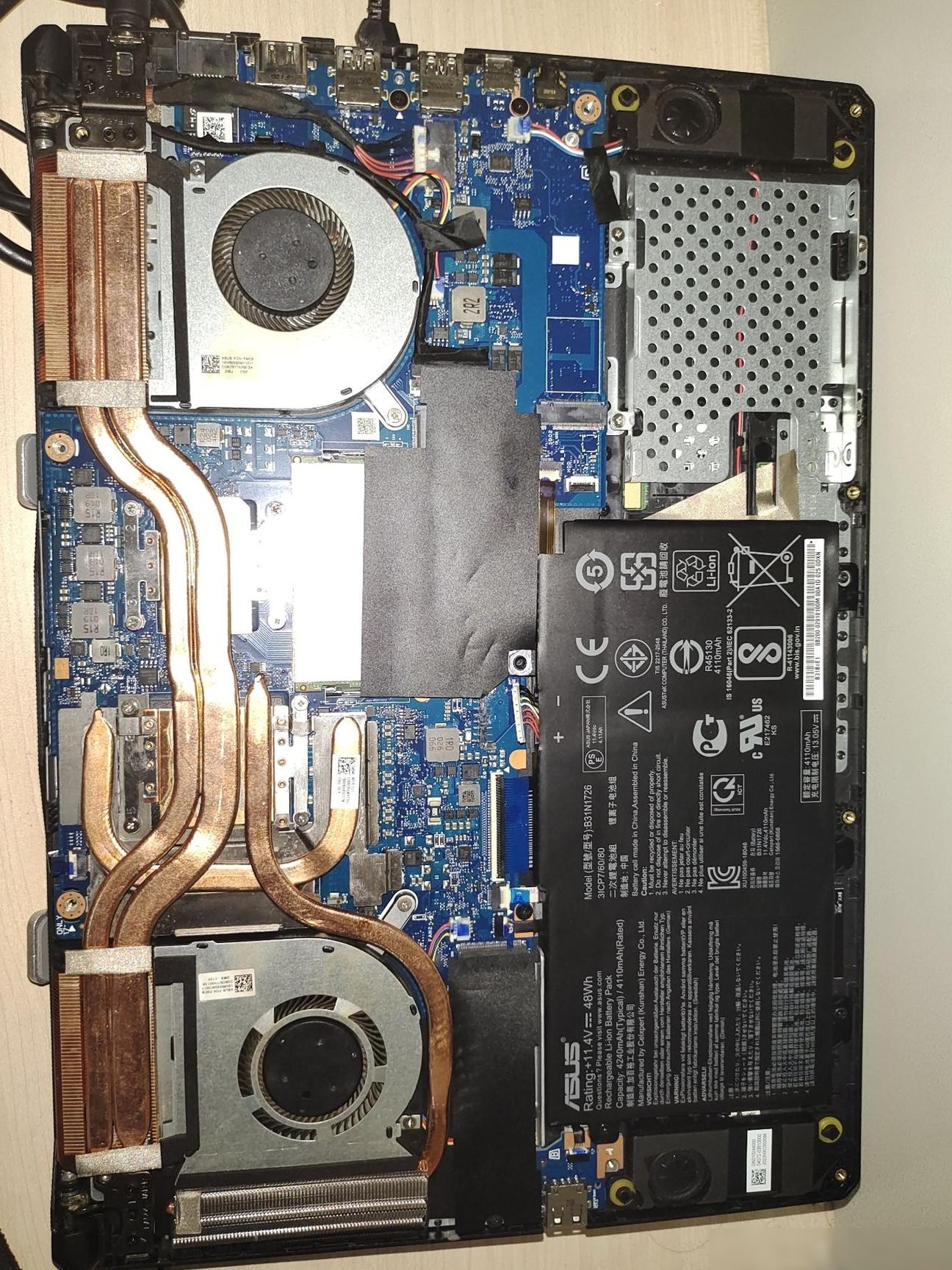 华硕天选1，性能与颜值兼具