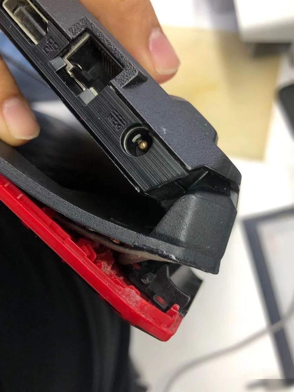 华硕笔记本外壳维修费用