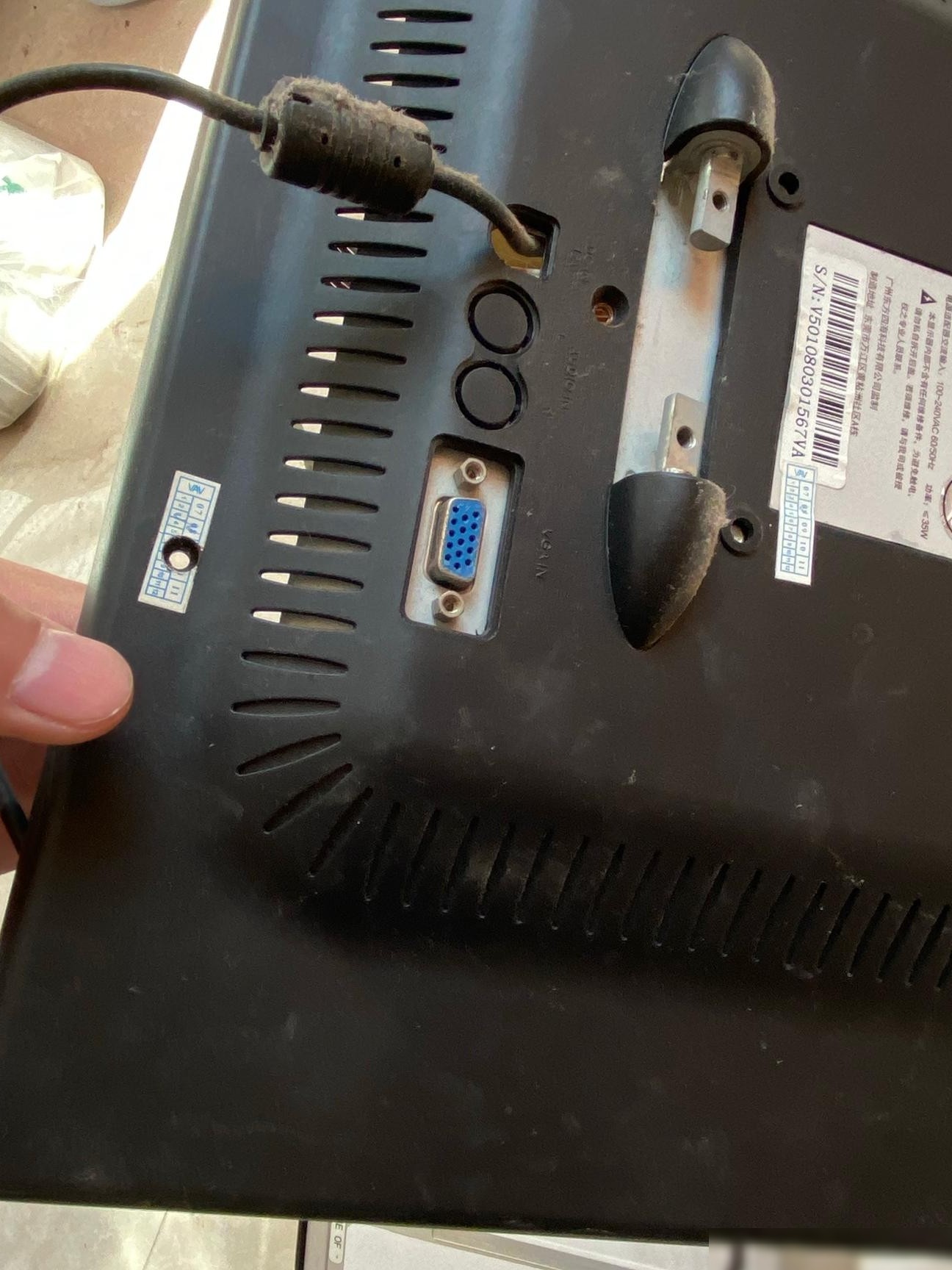 电视连接电脑显示器方法