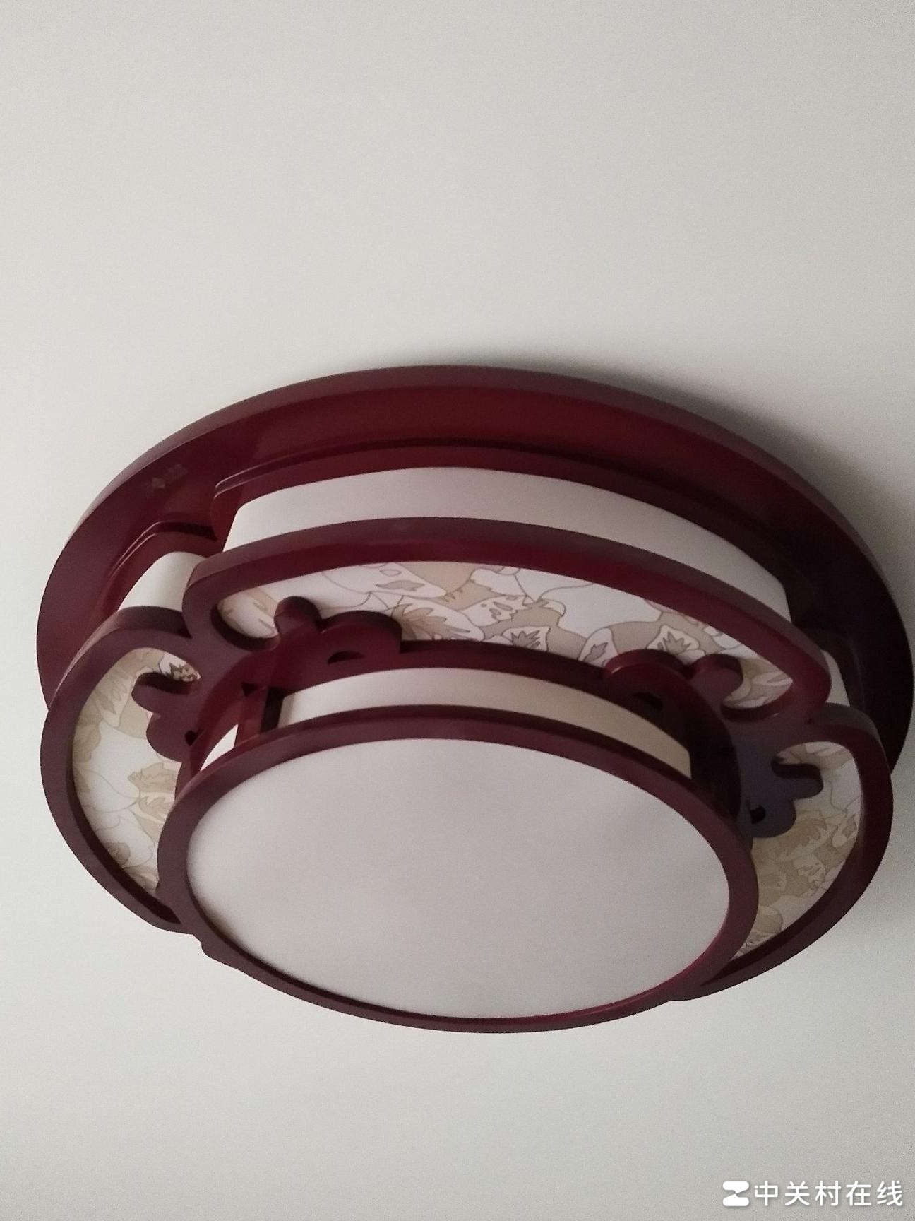 二手房卧室灯罩怎么拆？