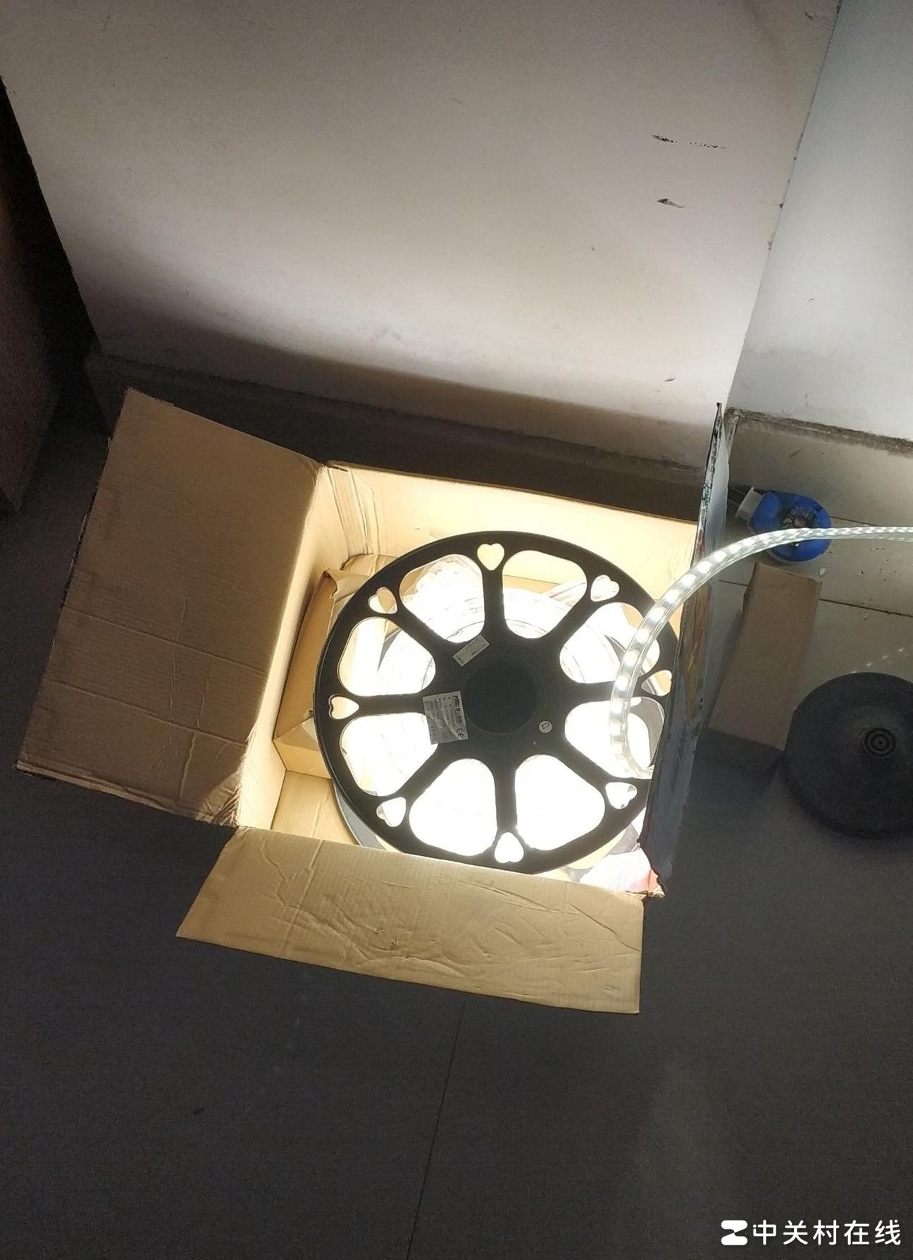 灯带近拍频闪，有隐患吗？