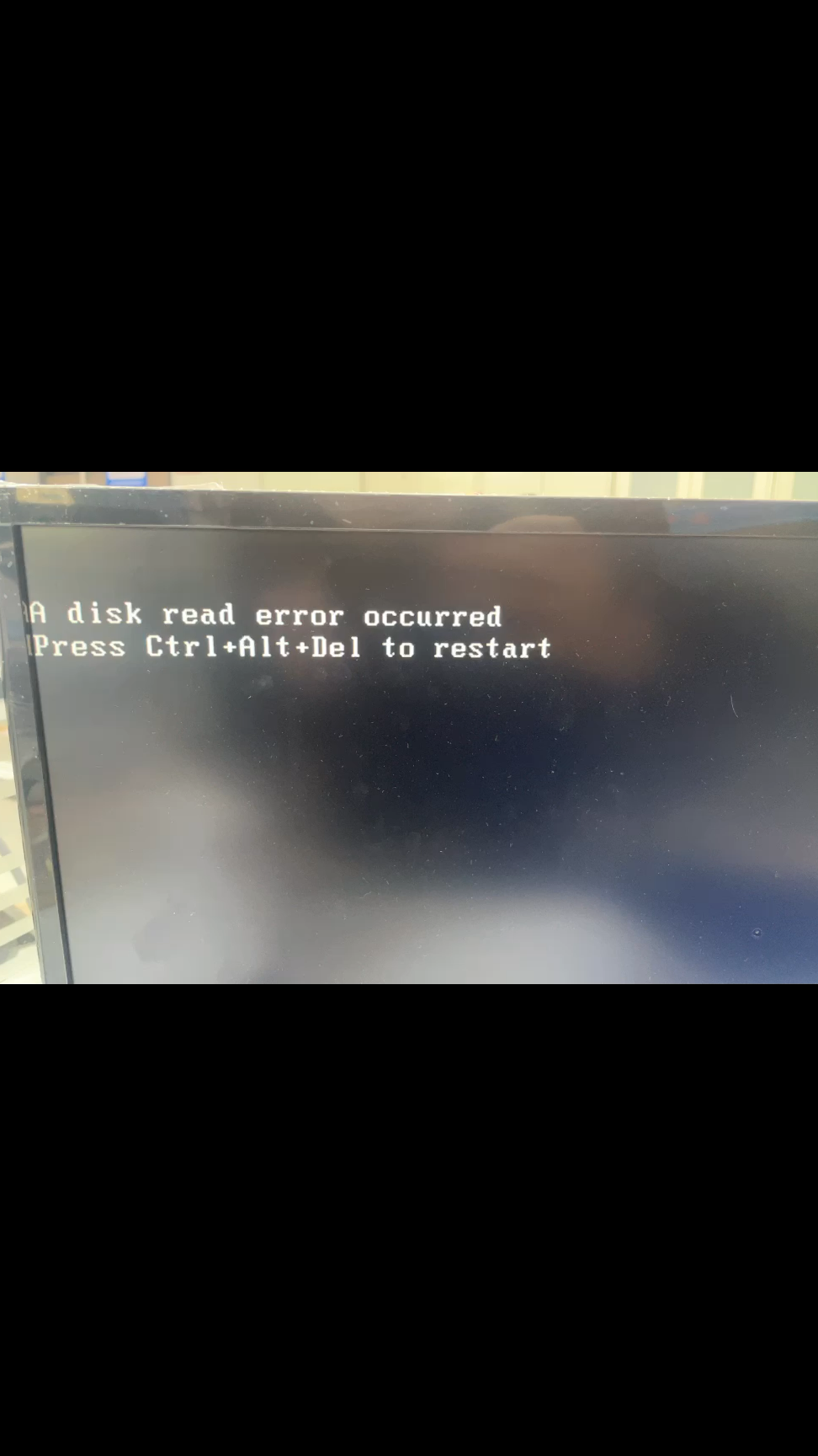 电脑无法启动显示英文？