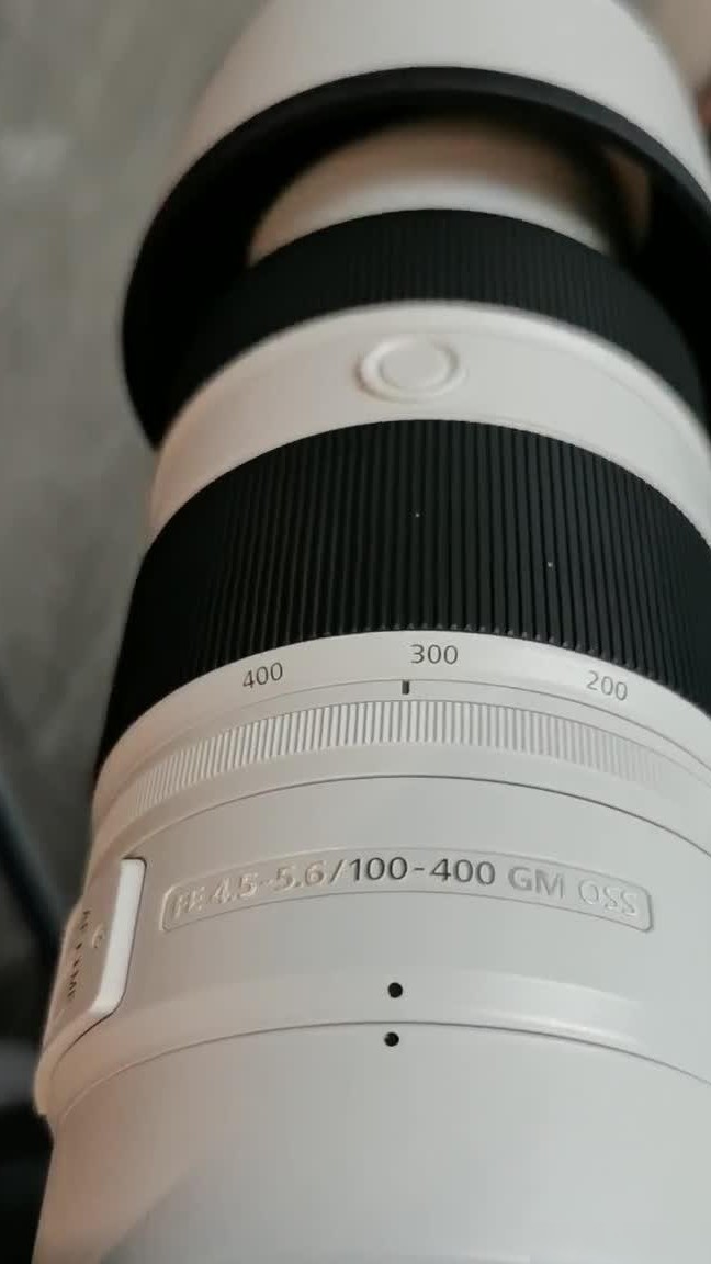 索尼100-400mm GM垂头吗？