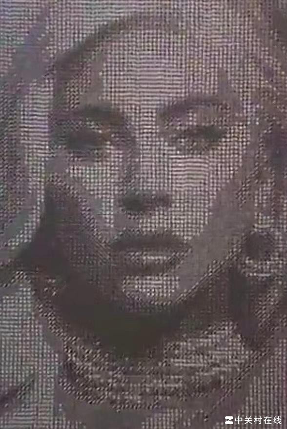 Photoshop如何实现该效果