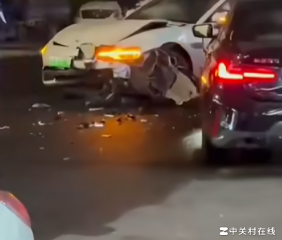 梅州小米汽车失控撞车