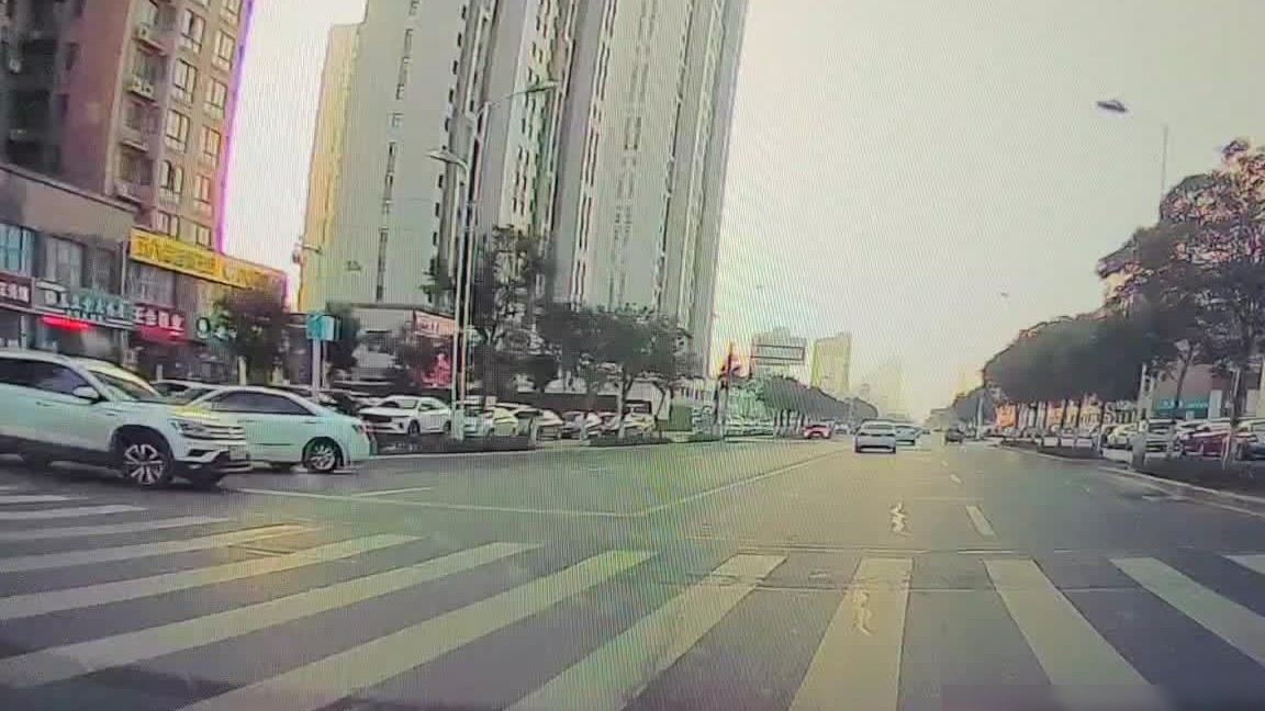 剐蹭后不知情离开算逃逸？