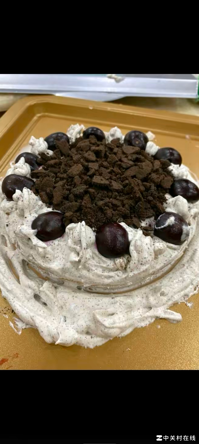 蛋糕被嘲像屎，好委屈