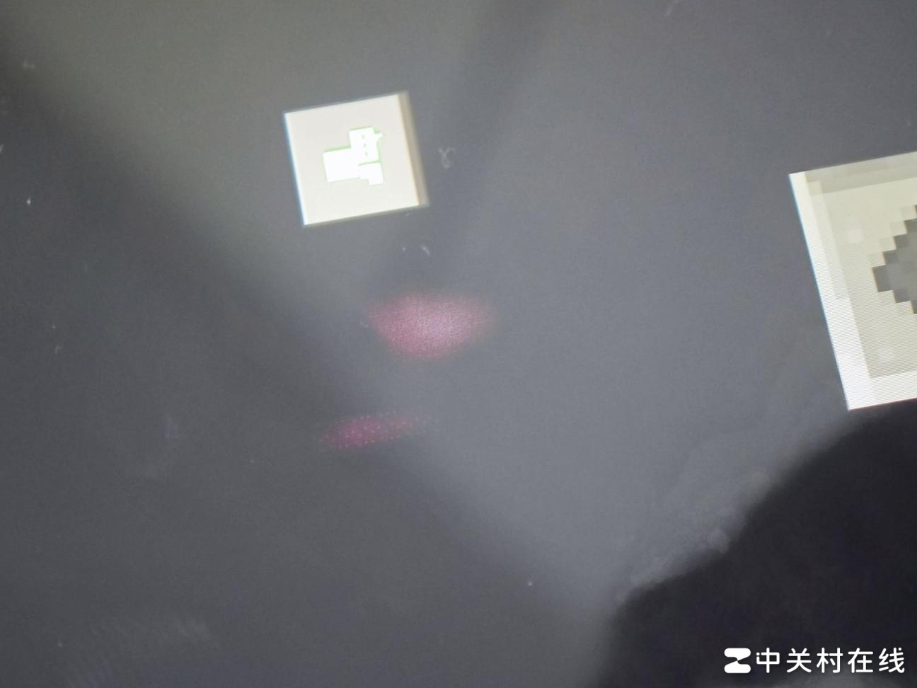 iPad屏幕现紫色块？