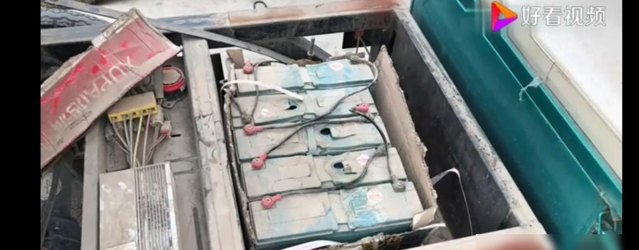 72V充电器充60V电池致鼓包穿孔