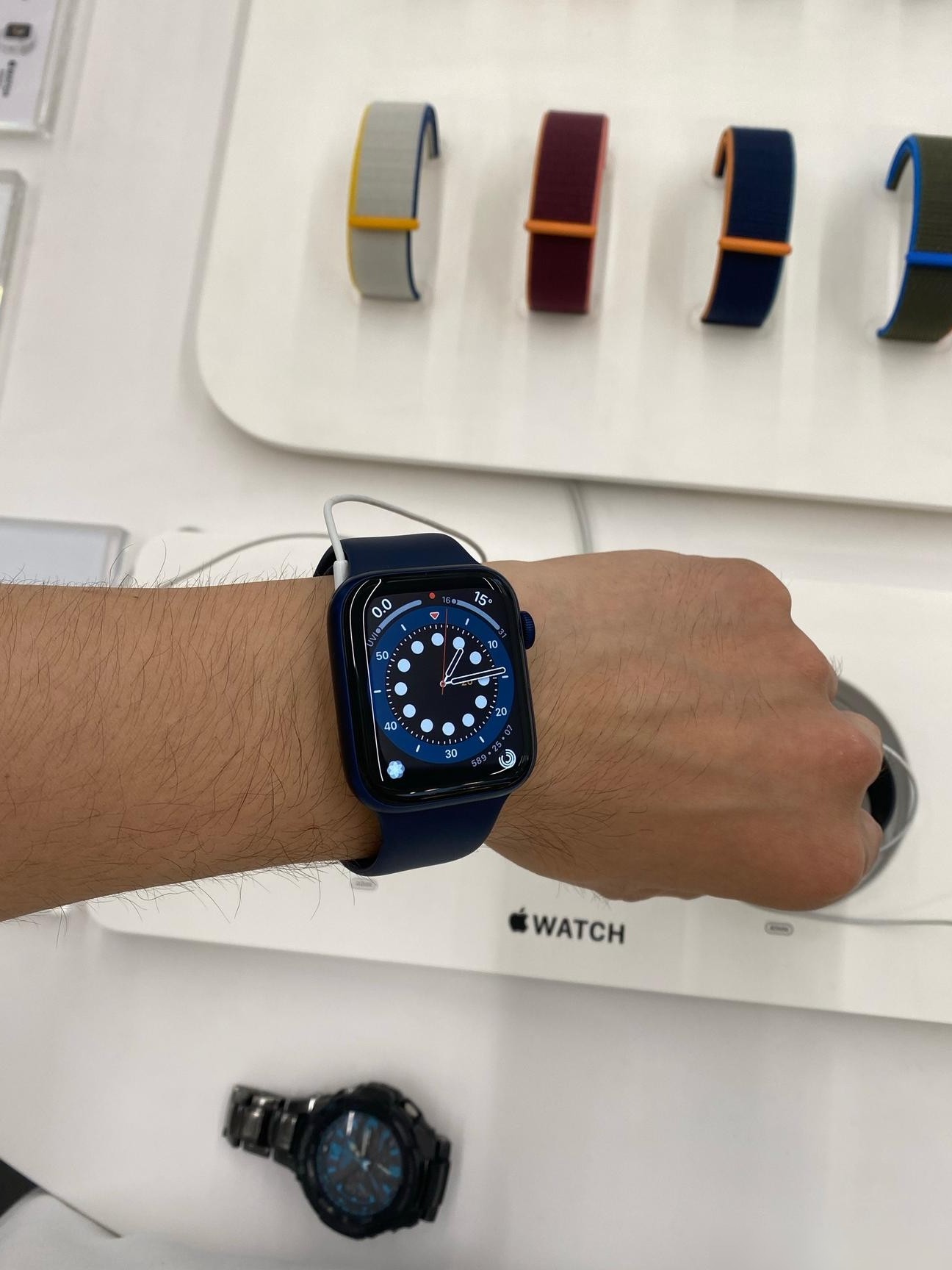 苹果手表44mm还是40mm？