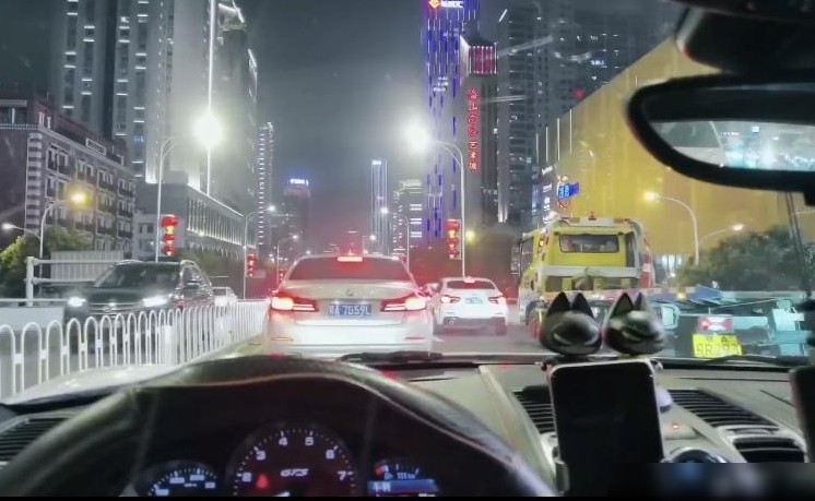 这是哪款保时捷？
