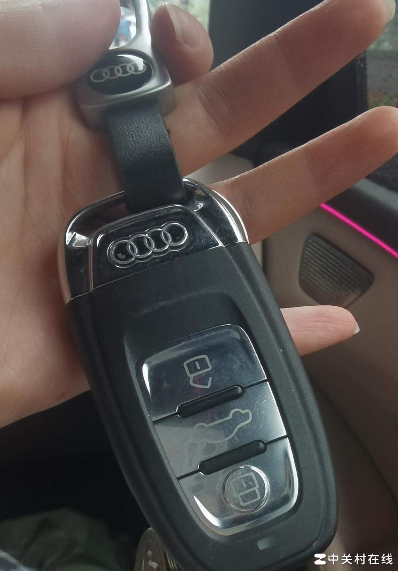 兄弟前女友跑了，是A8钥匙？