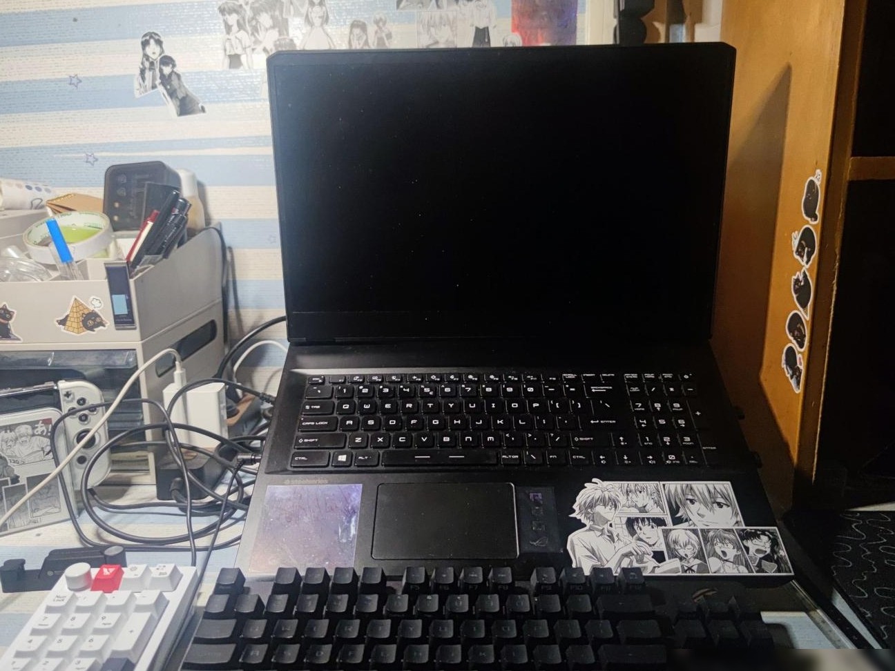 笔记本键盘上加副屏方案