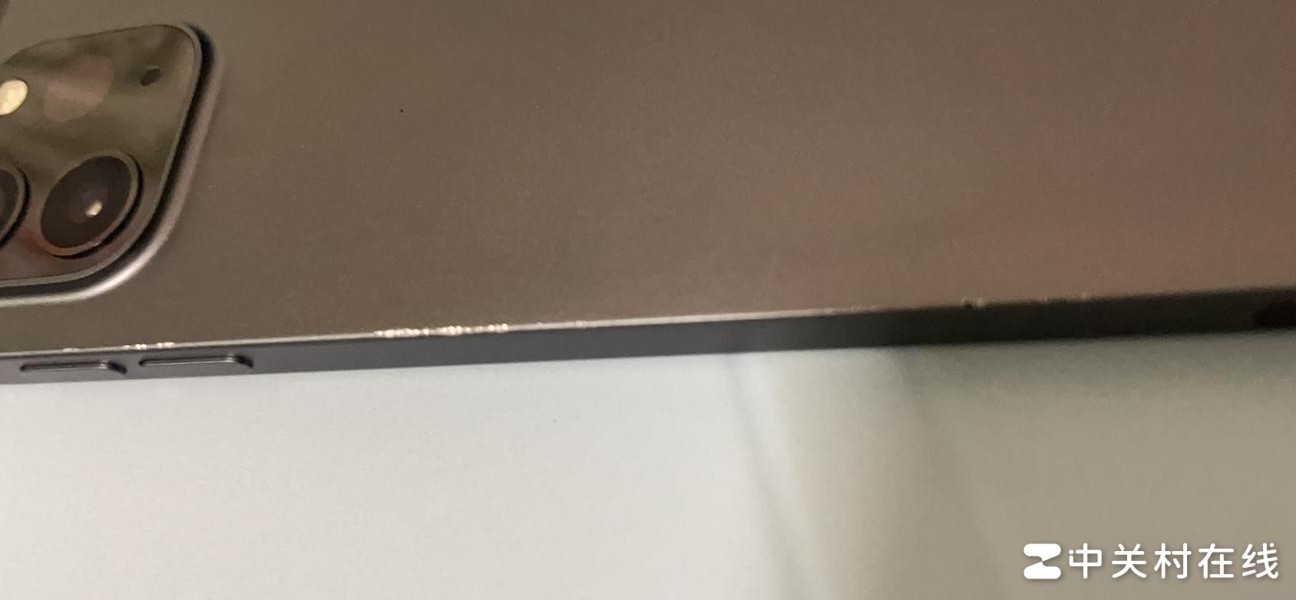 新平板摔掉漆有划痕，该换吗？